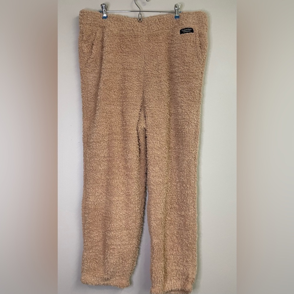 Calvin Klein Performance Shaggy Jogger - Picture 10 of 10